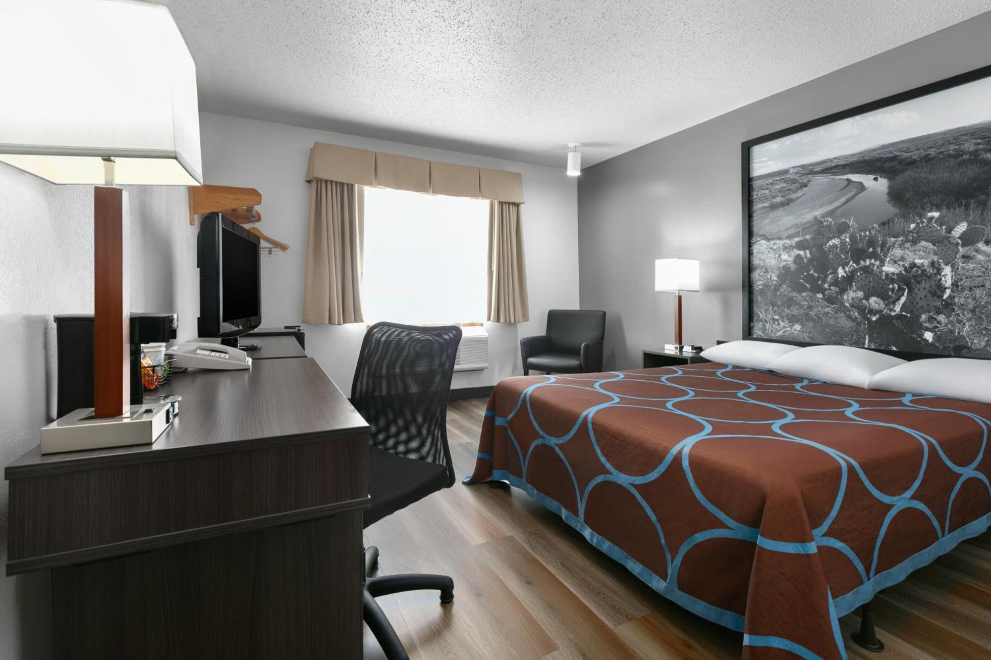 Отель Super 8 By Wyndham Grapevine/Dfw Airport Northwest Экстерьер фото