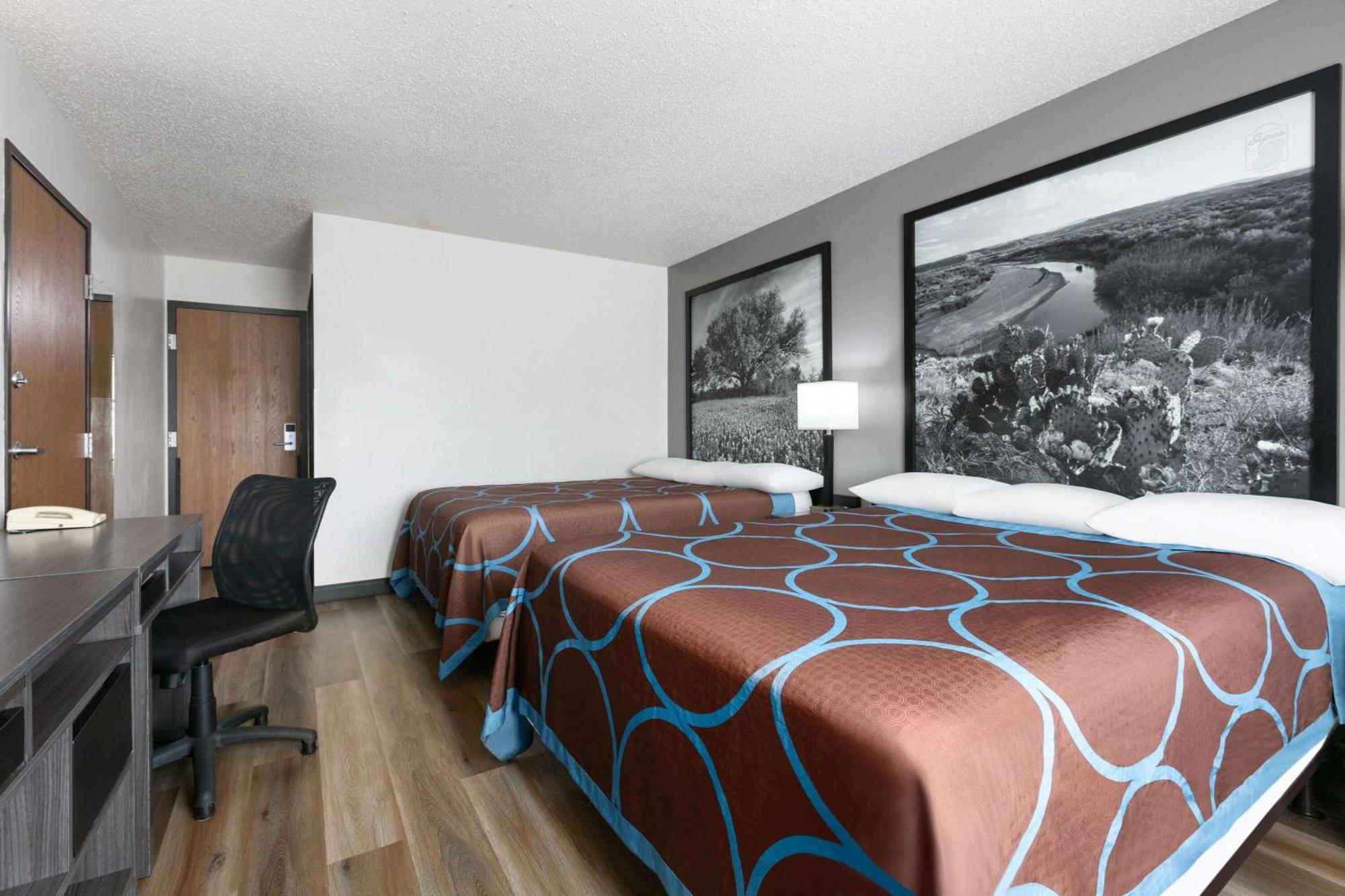 Отель Super 8 By Wyndham Grapevine/Dfw Airport Northwest Экстерьер фото